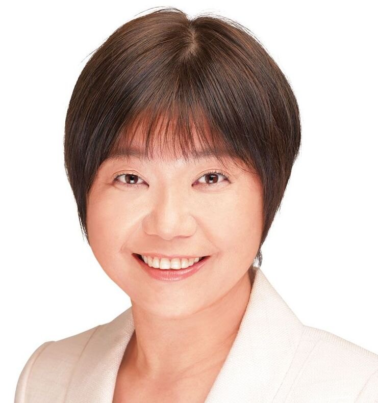 【加工】藻谷ゆかり様_写真.jpg
